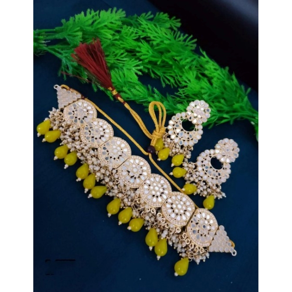 Women's Necklace Chowker Set (Yellow, Free Size)