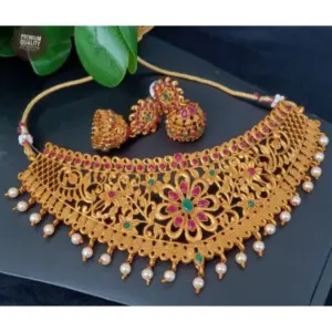 Women's Elegent Temple Chokwer Set With Earrings (Red And Green, Free Size)