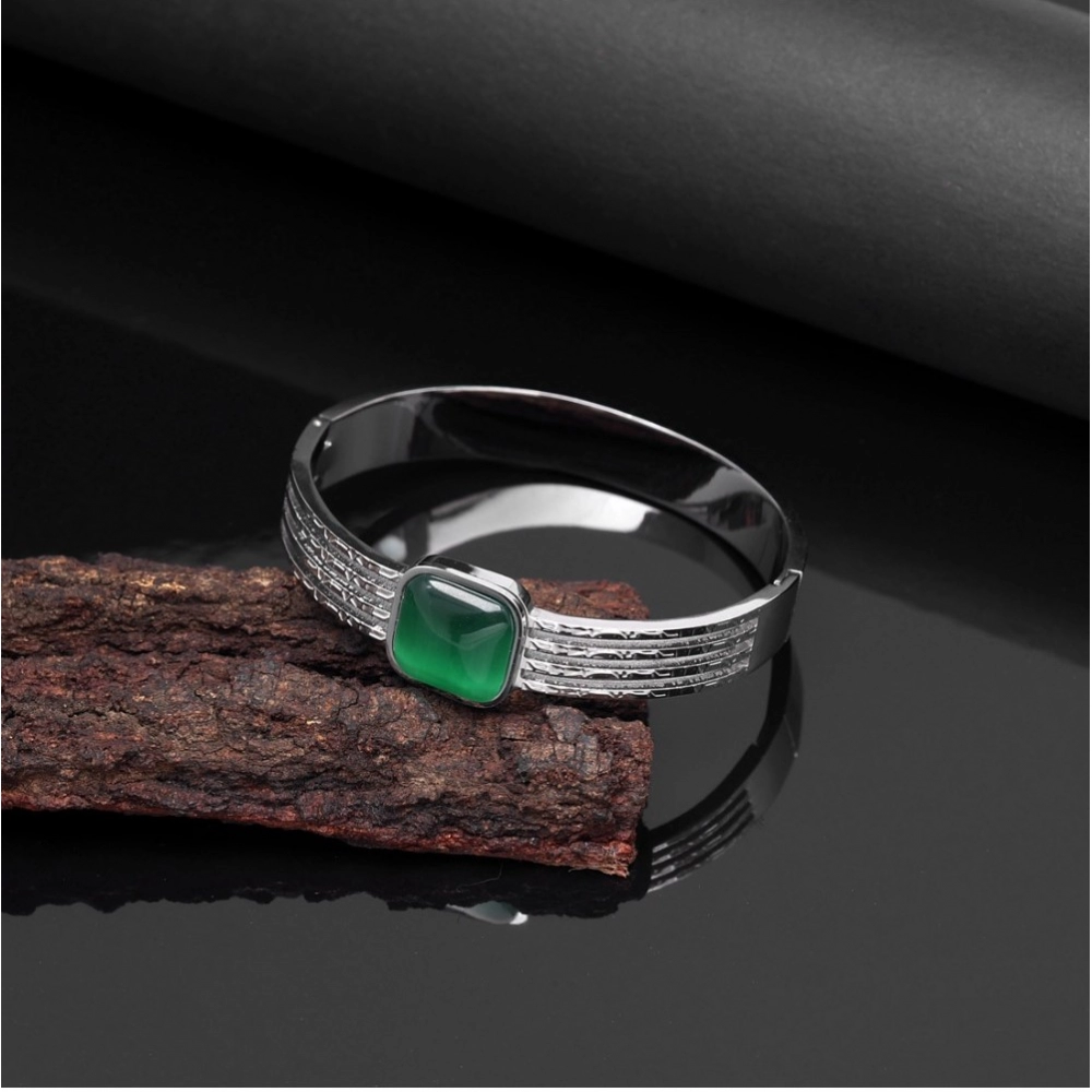 Women's Green Color Monalisa Stone Adjustable Bracelet - Image 2