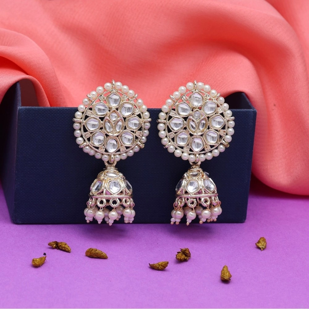 Women's White Color Kundan Earrings - Image 2