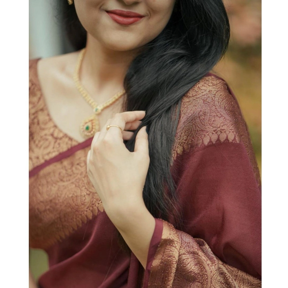 Women's Banarasi Silk Woven Saree With Unstitched Blouse 5.5Mtr (Maroon) - Image 3