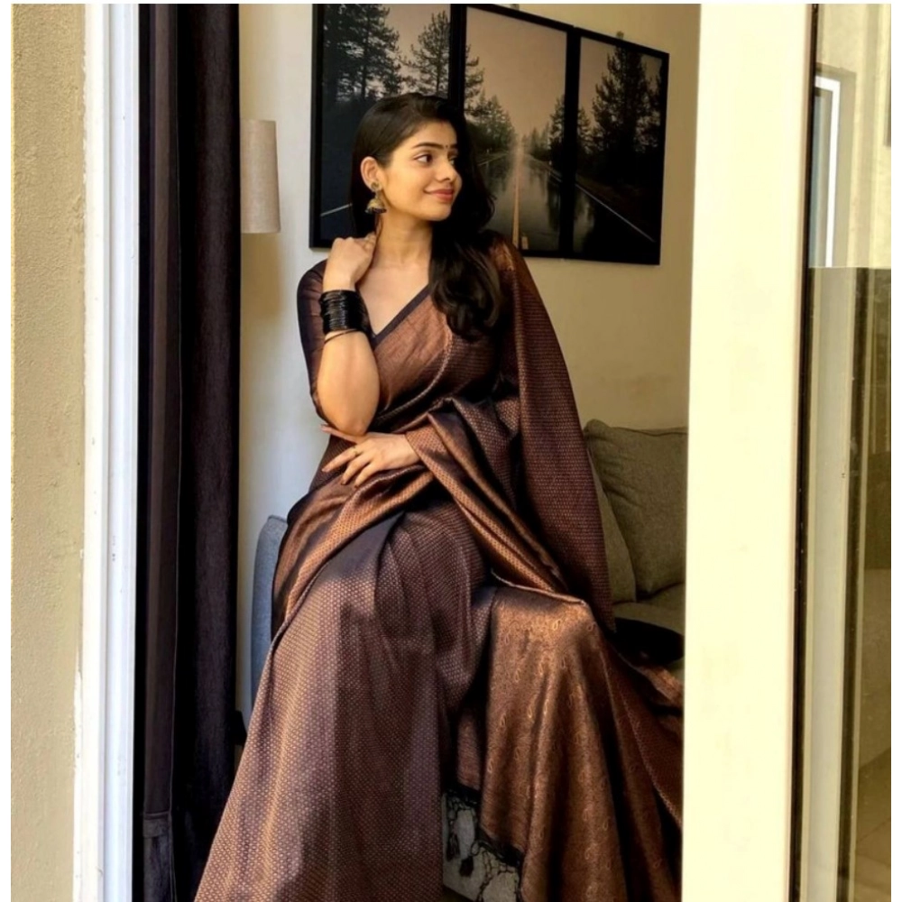 Women's Banarasi Silk Woven Saree With Unstitched Blouse 5.5Mtr (Black) - Image 4