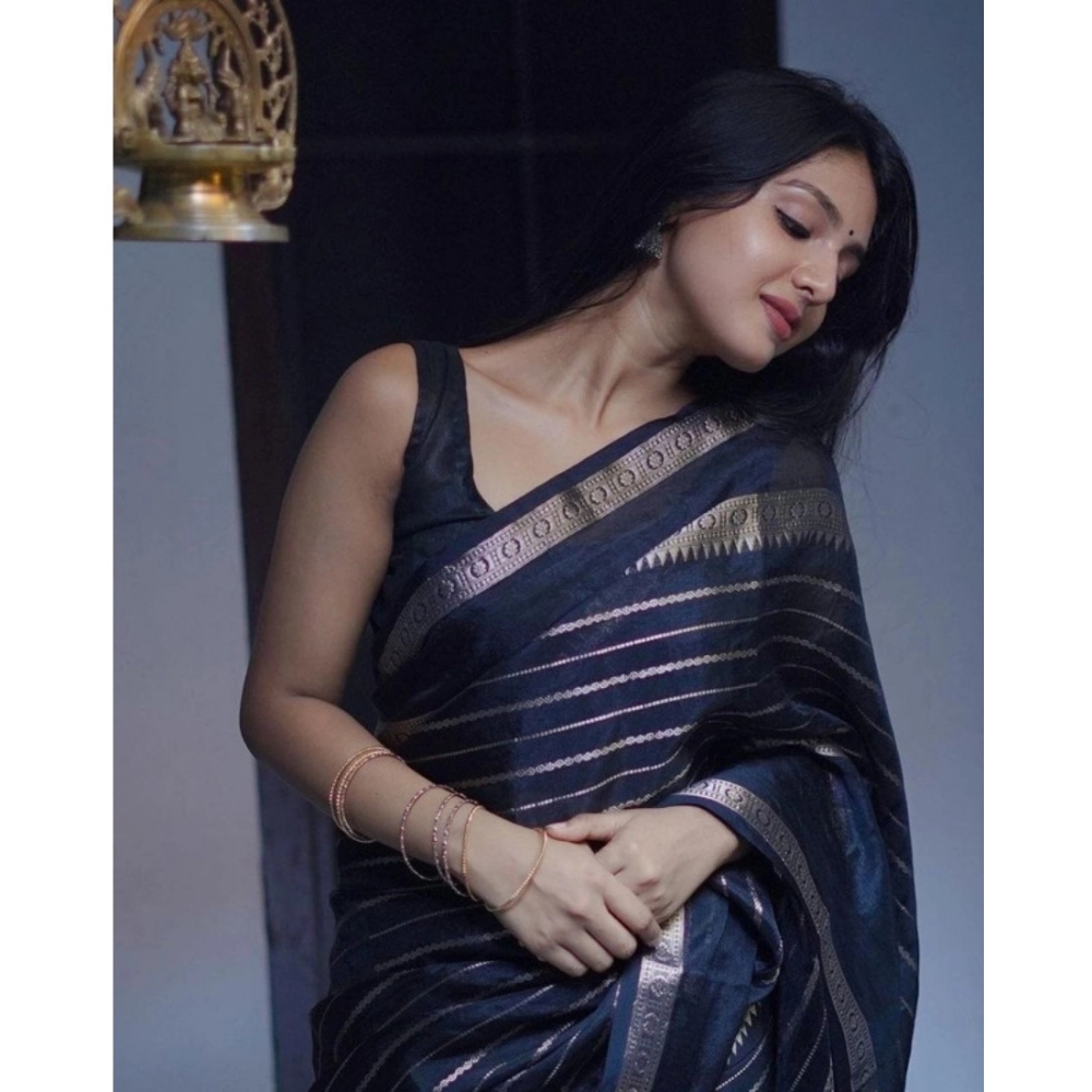 Women's Banarasi Silk Woven Saree With Unstitched Blouse 5.5Mtr (Black) - Image 3
