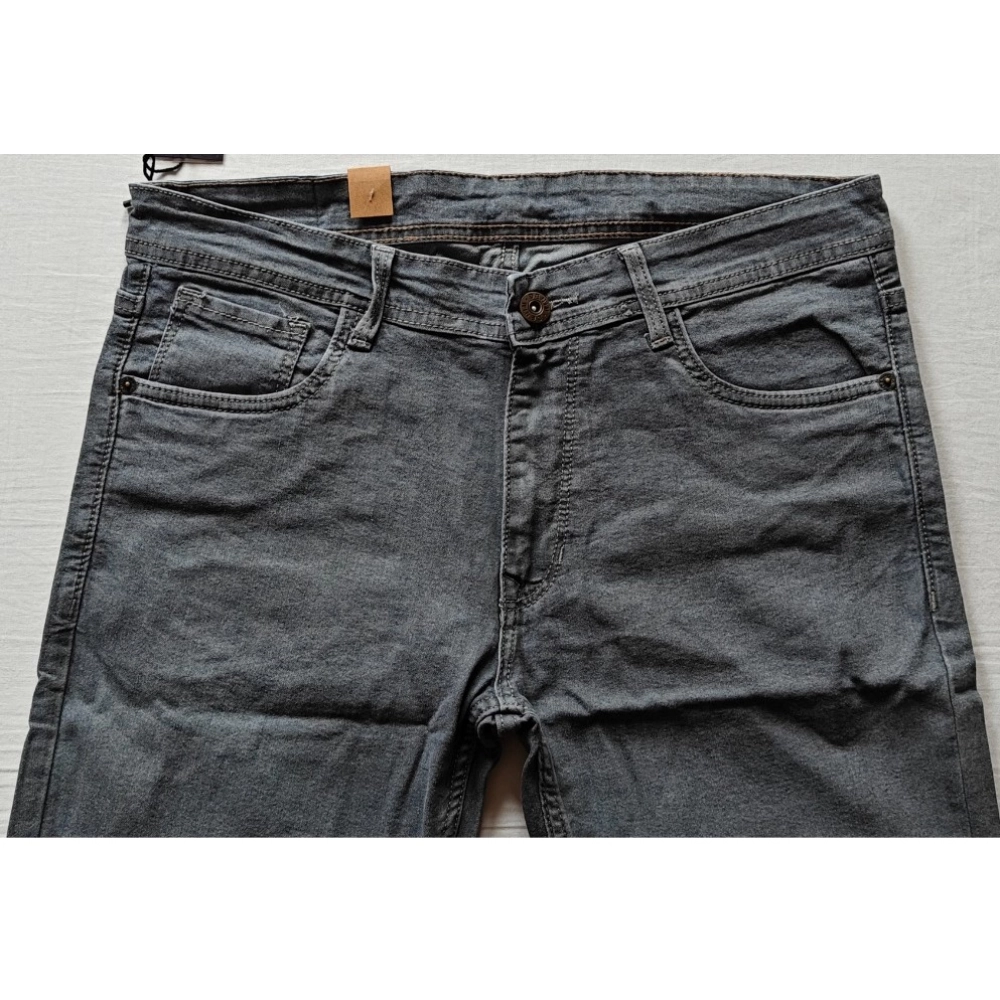 Men's Cotton Blended Solid Tapered Jeans (Grey) - Image 3