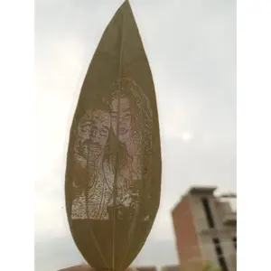 Custom Couple Portrait Engraved on Natural Leaf – Personalized Romantic Leaf Art Gift