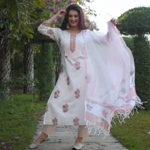 Women's Cotton Blend Printed Work Kurti With Bottom And Dupatta Set (Pink)