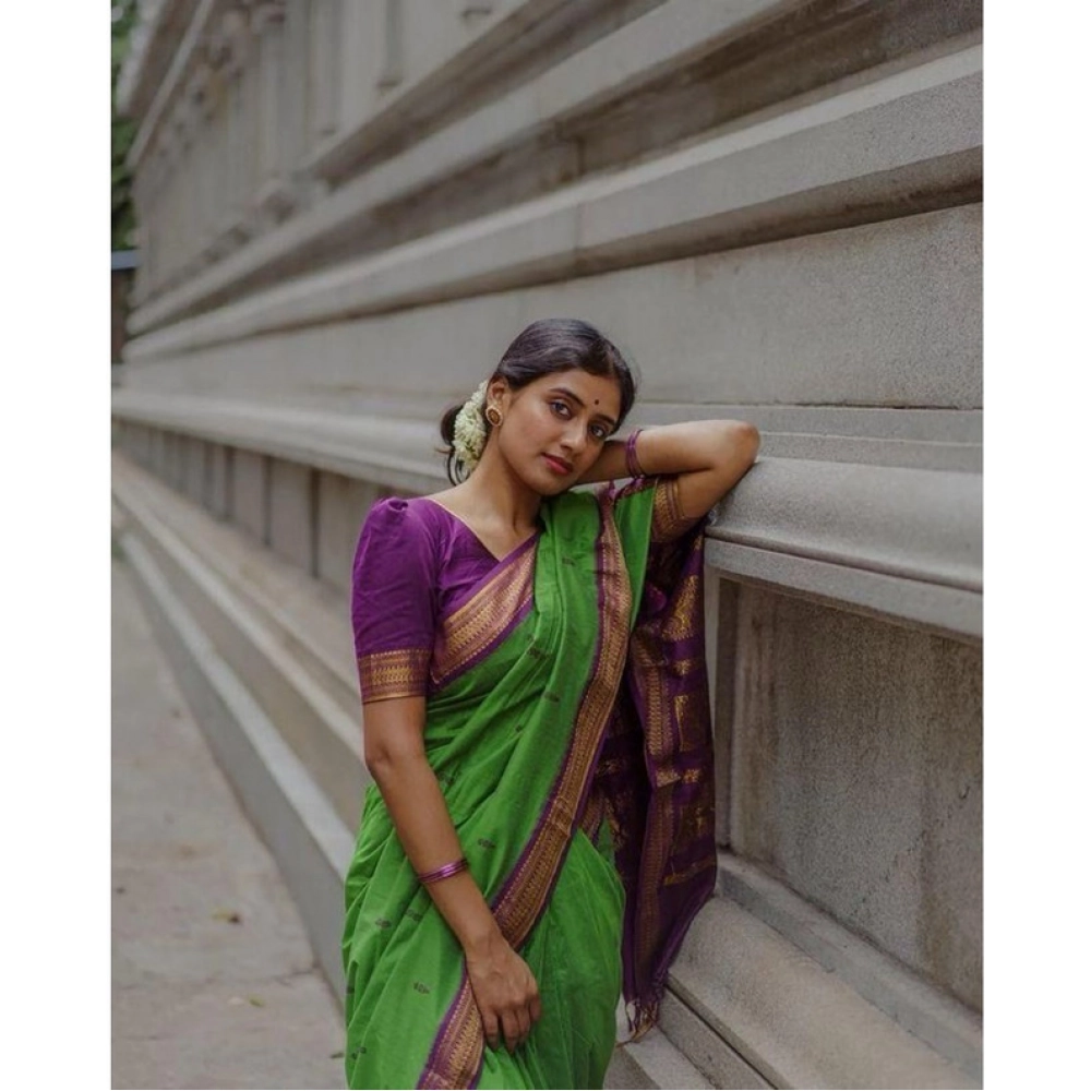 Women's Soft Litchi Silk Jacquard Work Saree With Unstitched Blouse 5.5Mtr (Dark Green)