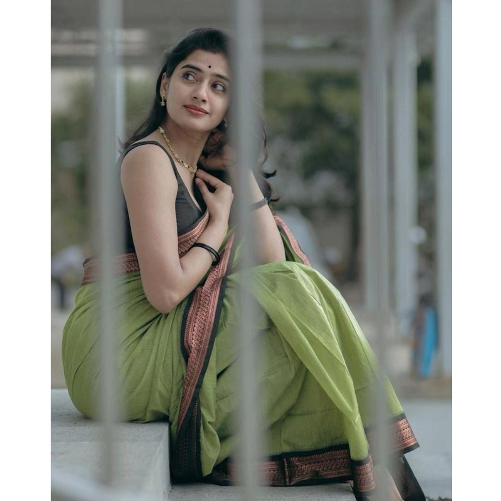 Women's Soft Litchi Silk Jacquard Work Saree With Unstitched Blouse 5.5Mtr (Light Green) - Image 4