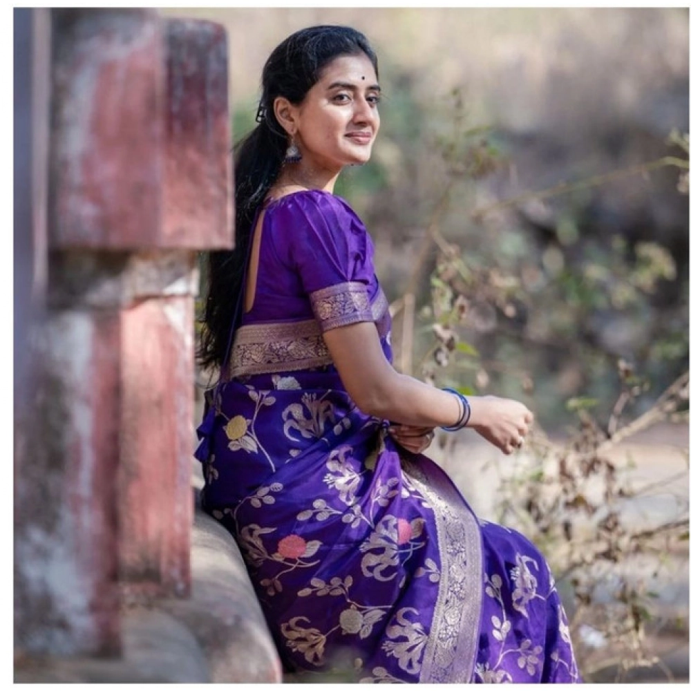 Women's Soft Litchi Silk Jacquard Work Saree With Unstitched Blouse 5.5Mtr (Purple) - Image 4