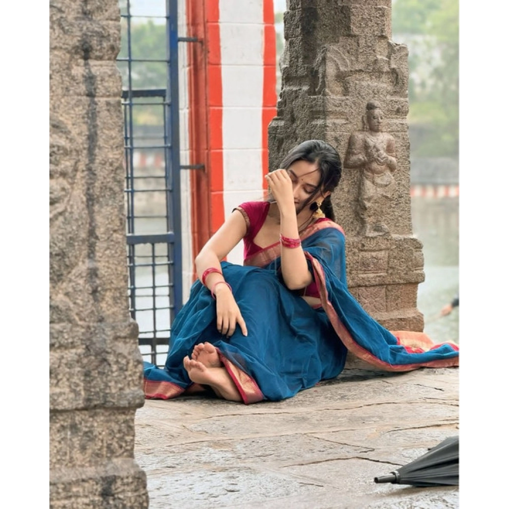 Women's Soft Litchi Silk Jacquard Work Saree With Unstitched Blouse 5.5Mtr (Blue) - Image 3