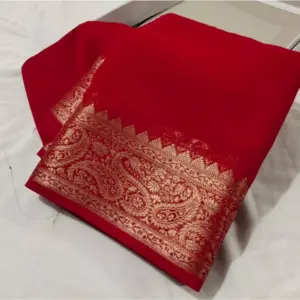 Women's Crepe Chit Pallu Solid Saree With Unstitched Blouse 5.5Mtr (Red)
