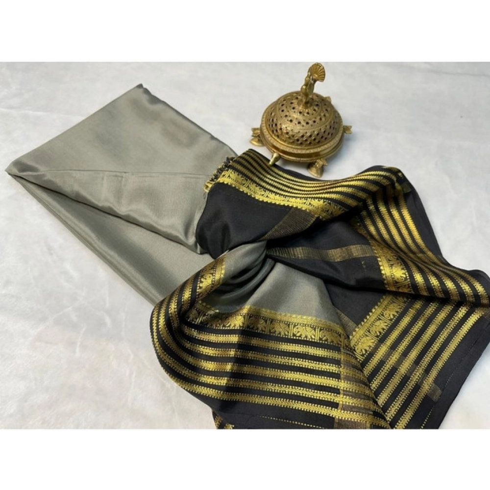 Women's Crepe Chit Pallu Solid Saree With Unstitched Blouse 5.5Mtr (Gray) - Image 2