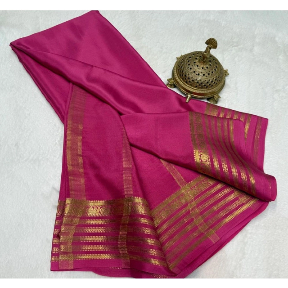 Women's Crepe Chit Pallu Solid Saree With Unstitched Blouse 5.5Mtr (Pink) - Image 2
